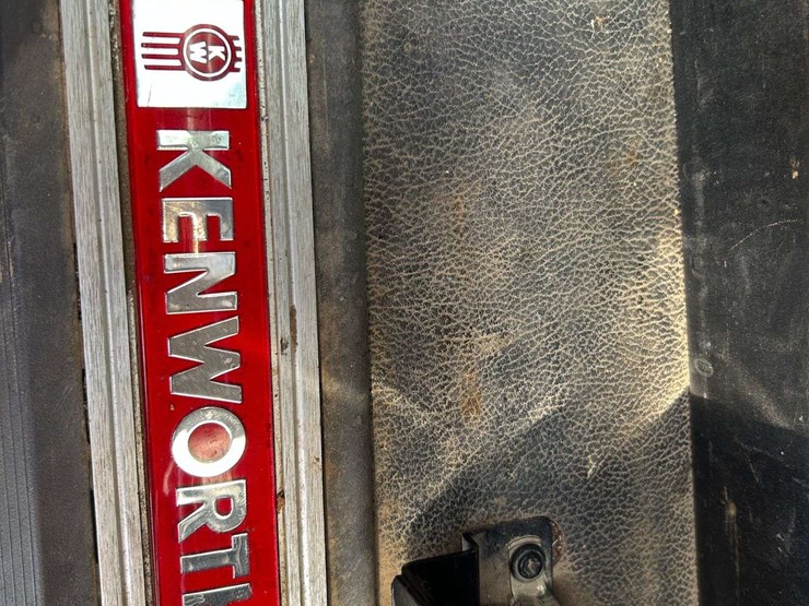 2020-kenworth-t880-image-91