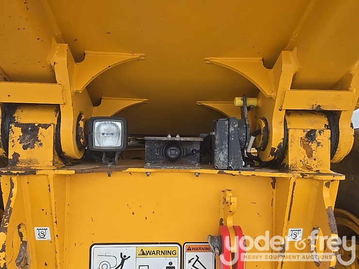 2022-volvo-a25g-image-35