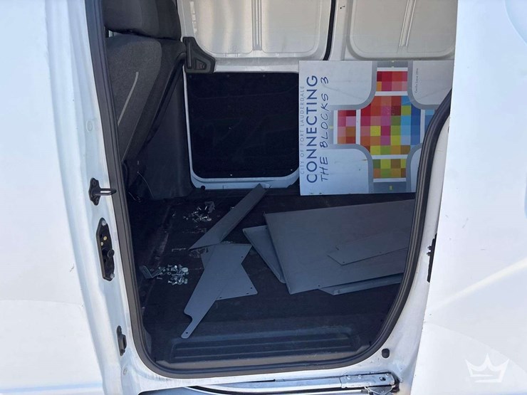 2017-nissan-nv200-image-12