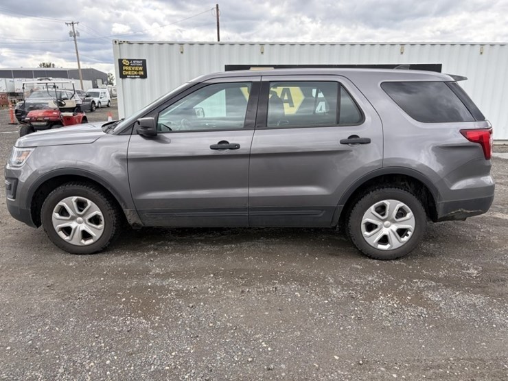 2017-ford-explorer-image-7