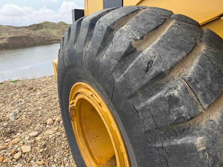 caterpillar-950g-image-12