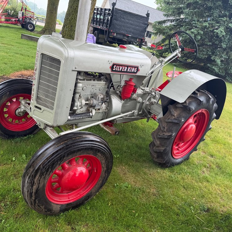 #5429 • 1937 Silver King R44