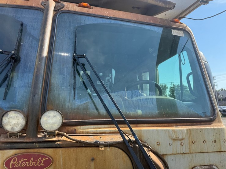#5-•-2018-peterbilt-mammoth-front-loader-image-67