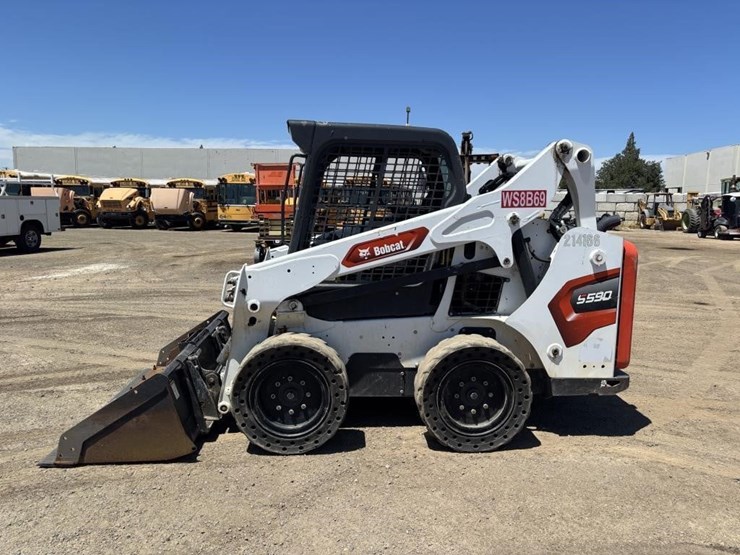2021-bobcat-s590-image-5