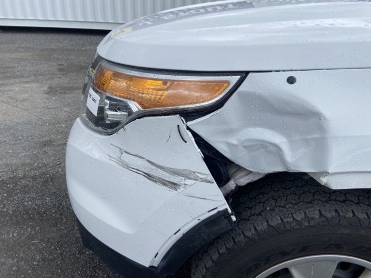 2013-ford-explorer-image-30