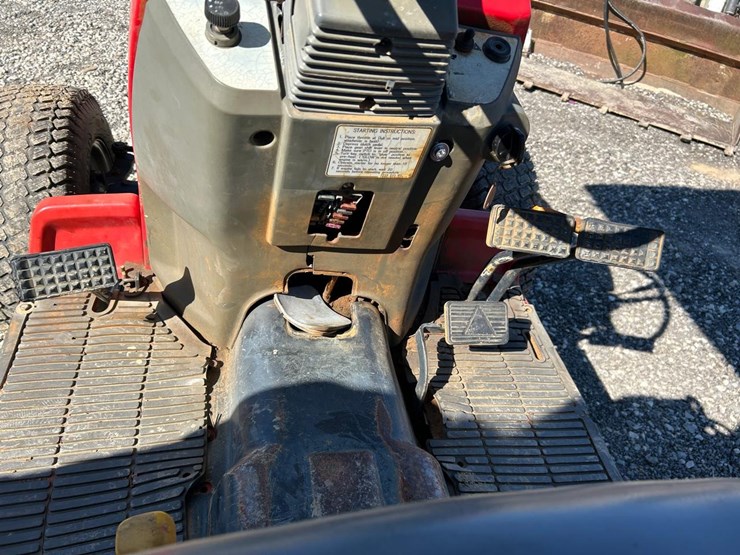 massey-ferguson-1235-image-21