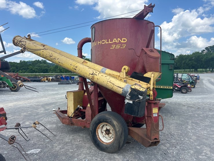new-holland-353-image-4