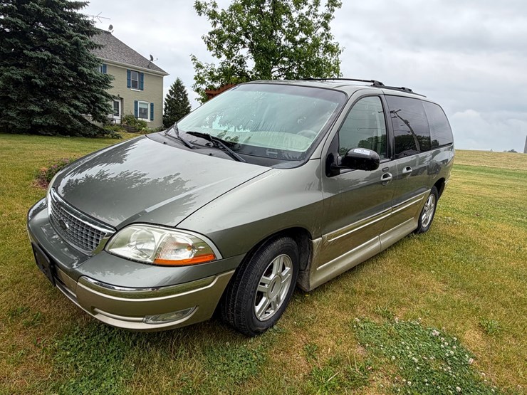 2001-ford-windstar-image-1