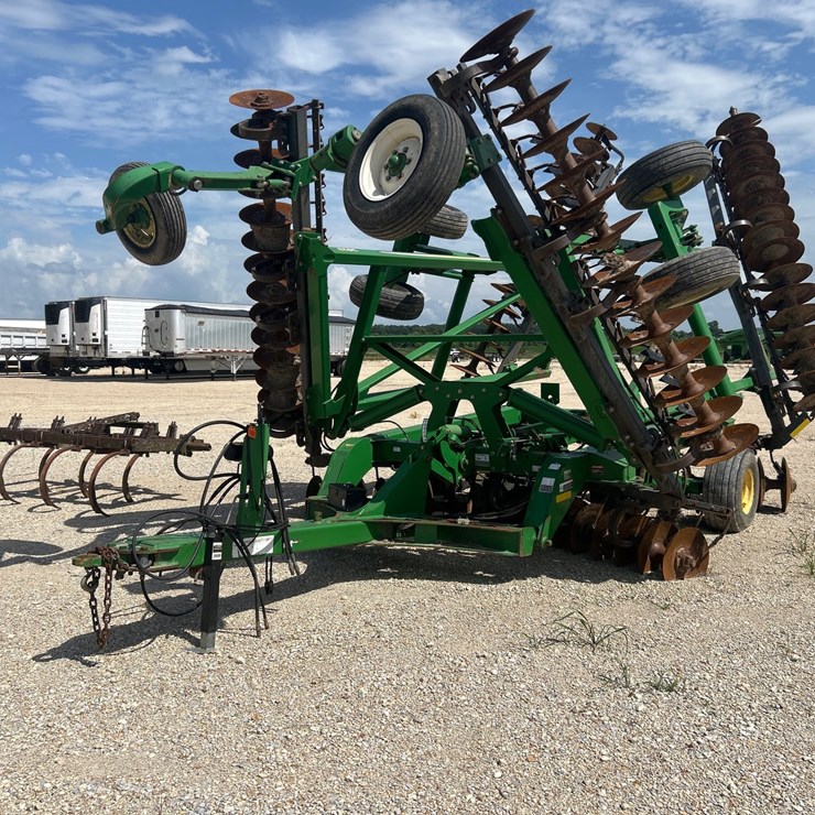 2013 JOHN DEERE 2623