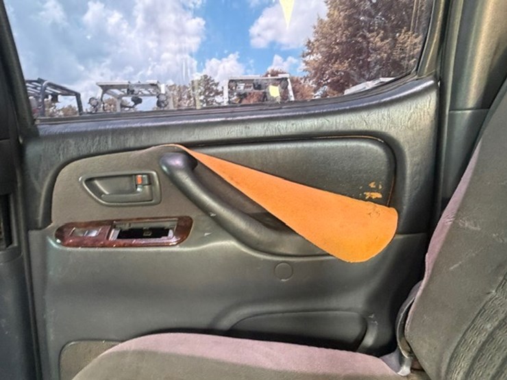 2004-toyota-tundra-image-28