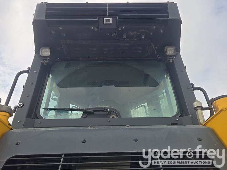 2022-komatsu-d61px-24-image-41