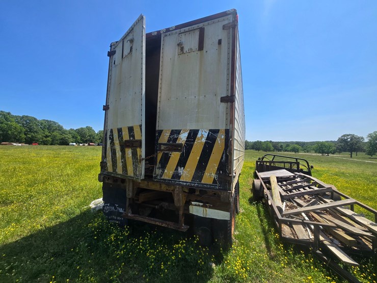 trailmobile-van-image-11