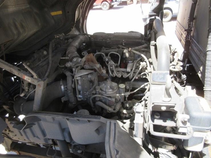 2015-hino-195h-image-5