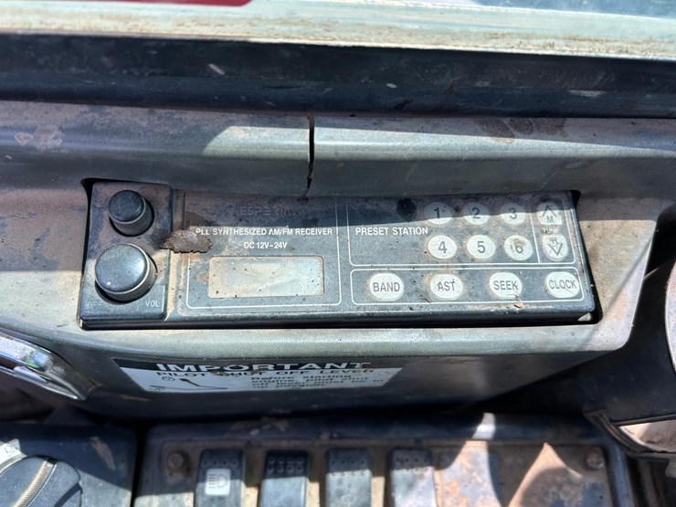 deere-35d-image-25