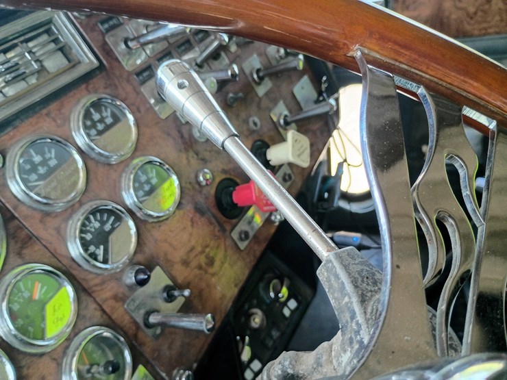 1998-peterbilt-379-image-67