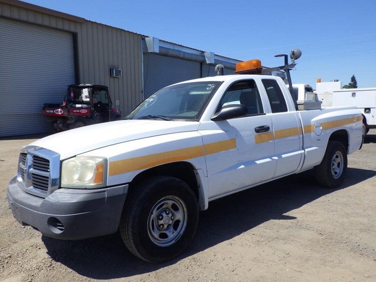 2007-dodge-dakota-image-1