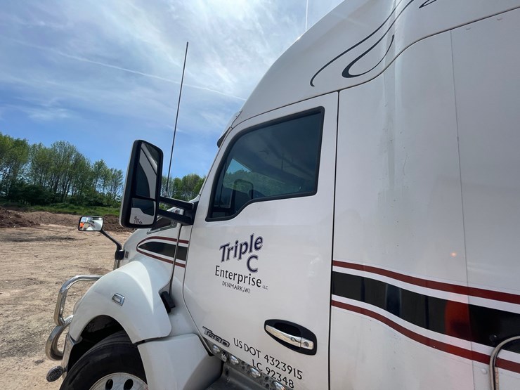 2016-kenworth-t680-image-13