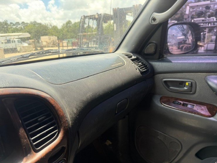 2004-toyota-tundra-image-44