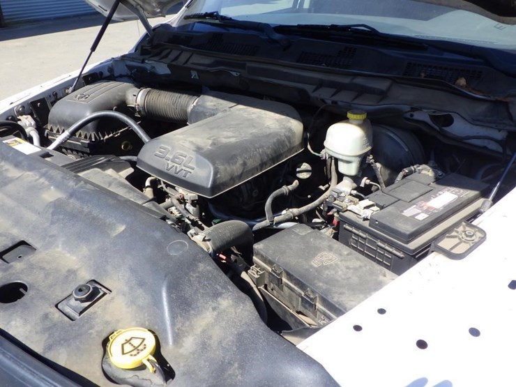 2016-dodge-1500-image-11