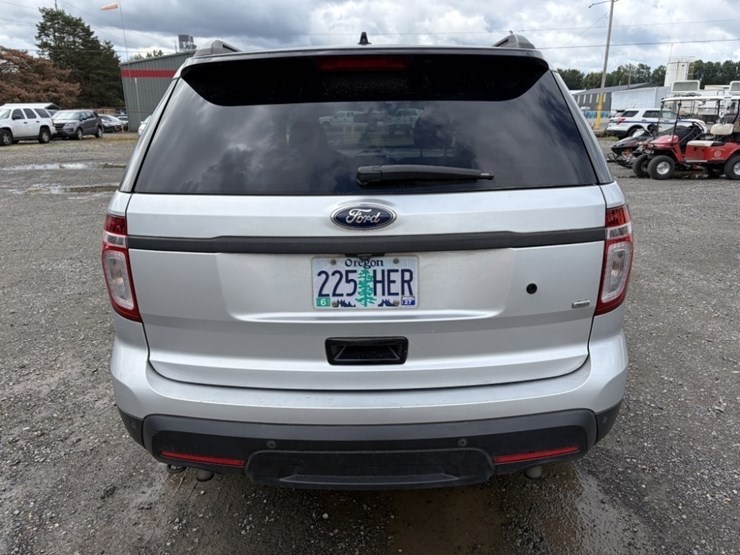 2015-ford-explorer-image-5