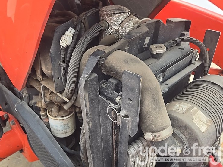 2019-kubota-l3901d-image-34