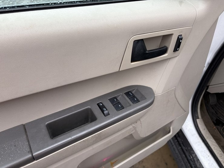2012-ford-escape-xls-image-25
