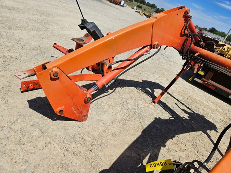 kubota-la844-image-19