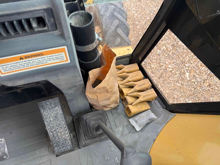 cat-426l-backhoe-image-16