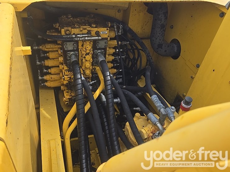 2017-komatsu-pc210-lc-11-image-30