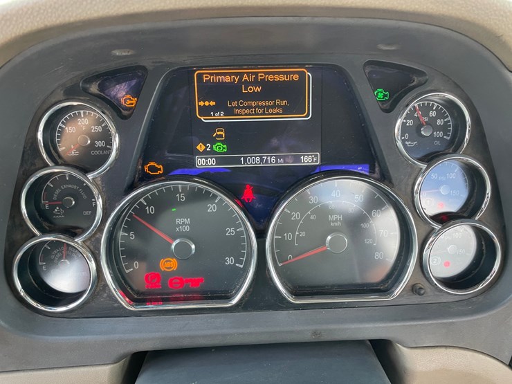 2014-peterbilt-579-image-49