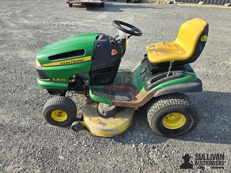 john-deere-la135-image-8