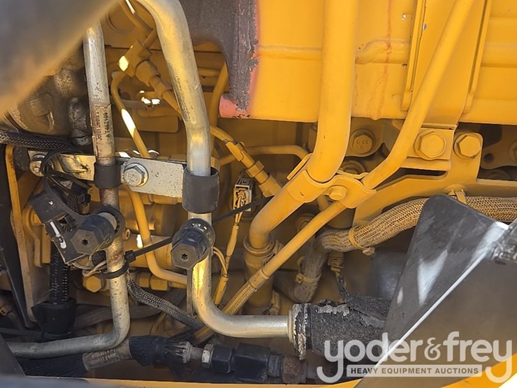 2020-deere-310sl-image-45
