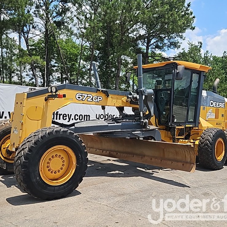 2014 DEERE 672GP