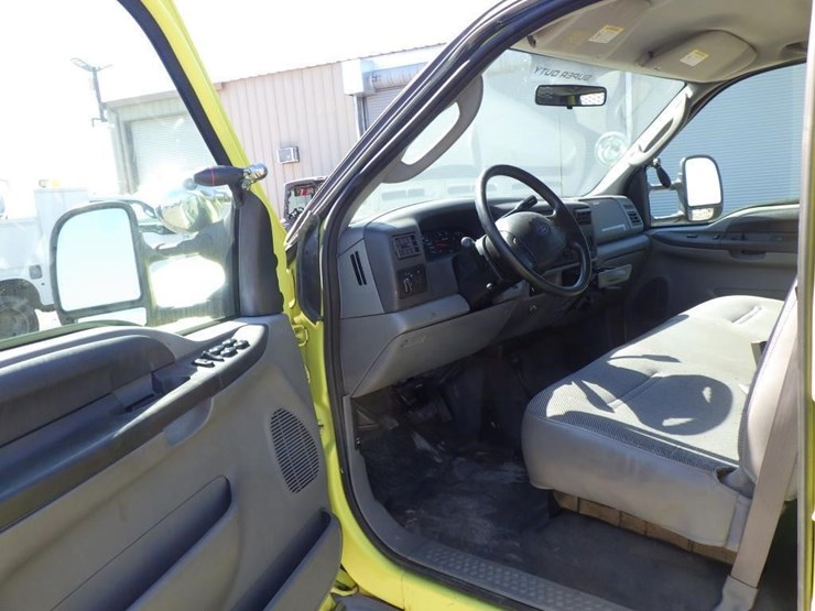 2003-ford-f550-image-5