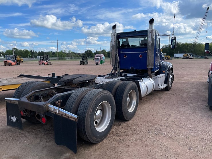 2010-peterbilt-386-image-5