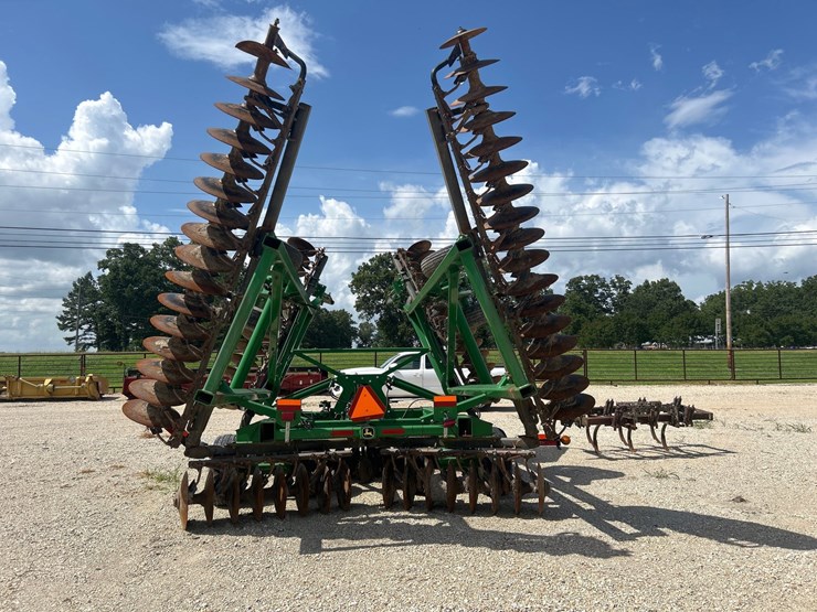2013-john-deere-2623-image-3