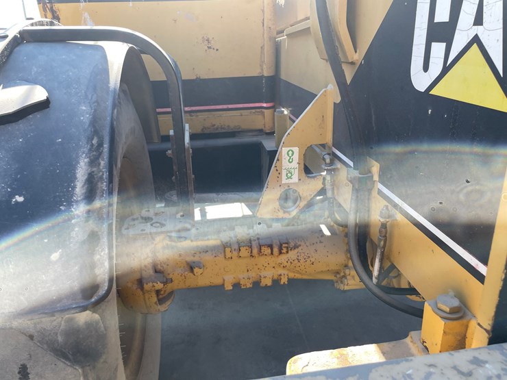 caterpillar-th62-image-22