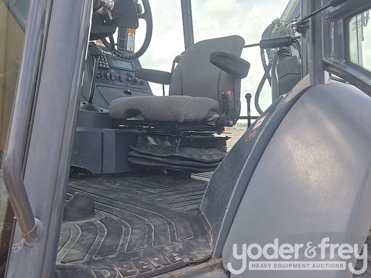 2020-deere-310sl-image-51