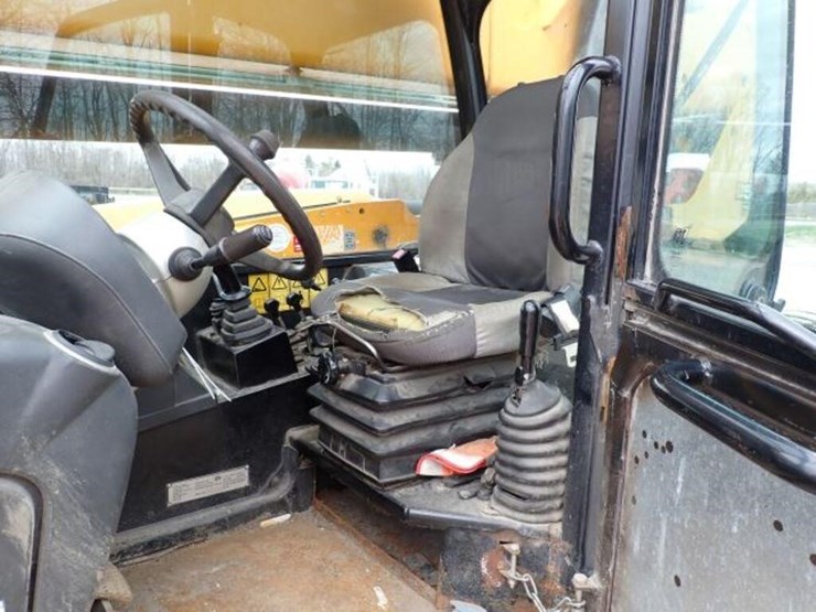 2010-jcb-510-56-image-11