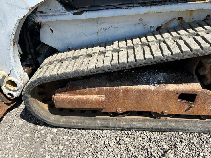 2019-bobcat-t450-image-17