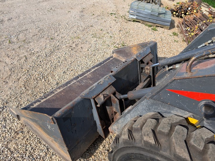 #5454-•-new-holland-160-skid-loader-image-13
