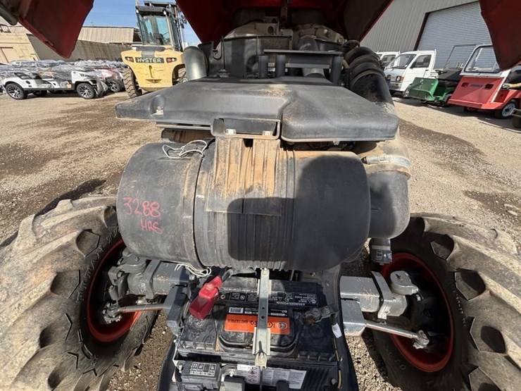 2018-kubota-m5-111d-image-35