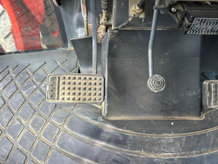 kubota-m7040d-image-23