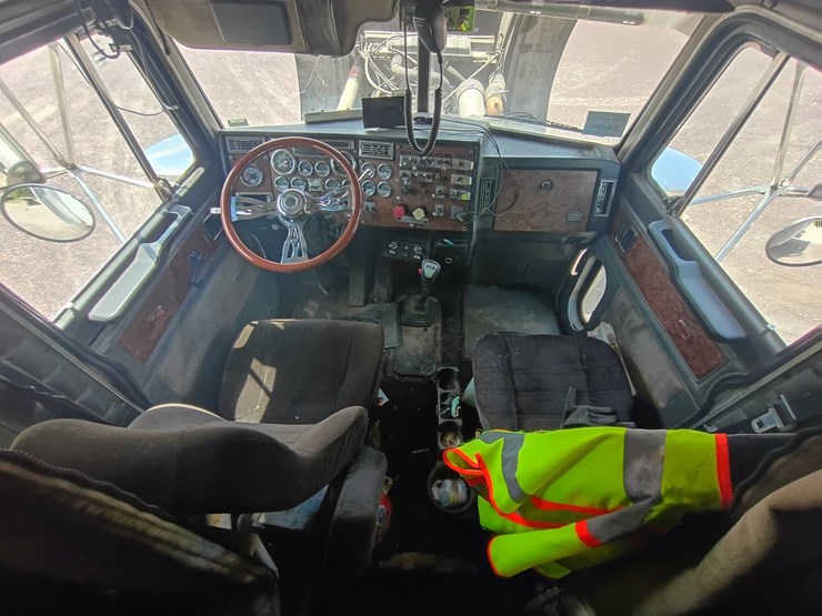 1998-peterbilt-379-image-84