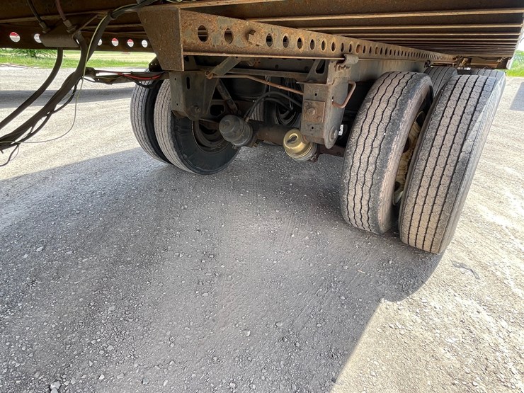 #410-•-2013-stoughton-semi-trailer-(has-wi-title)-(denmark,-wi)-image-11