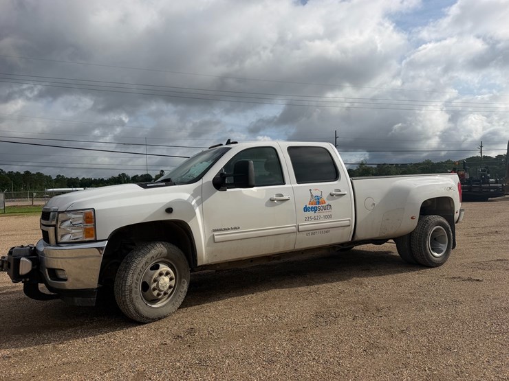 2011-chevrolet-silverado-3500-image-1