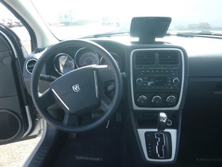 2010-dodge-caliber-image-9