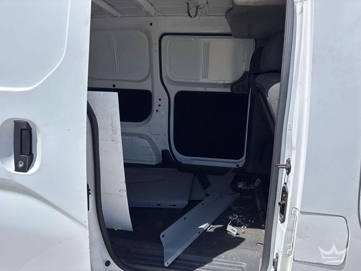 2017-nissan-nv200-image-11