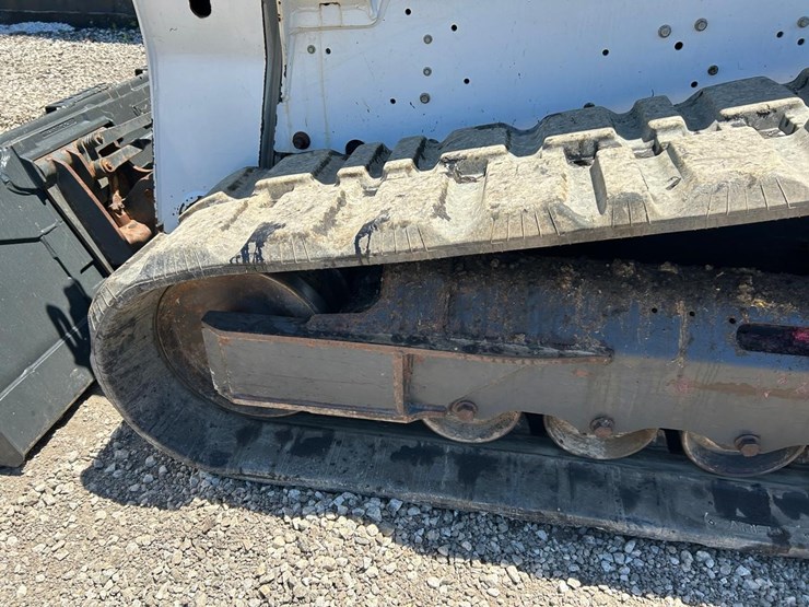 2022-bobcat-t770-image-19
