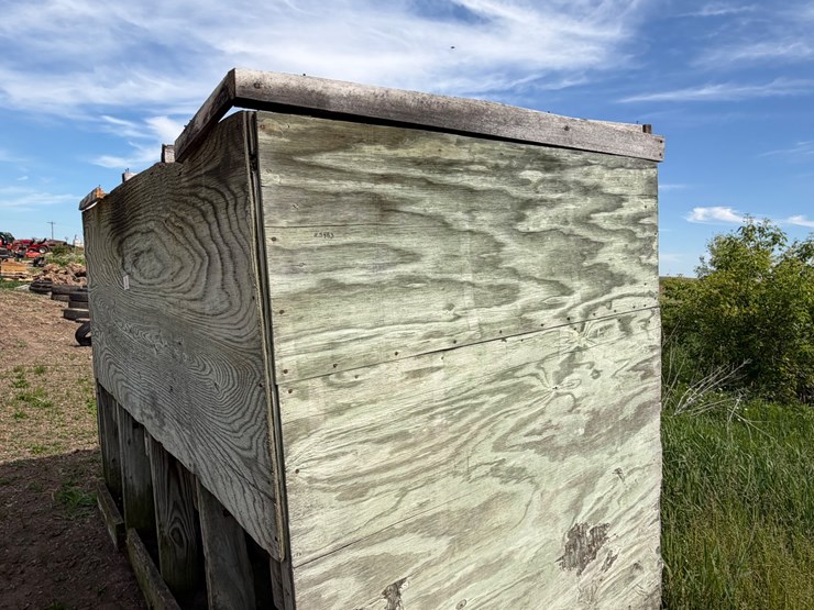 #5483-•-wooden-hay-feeder-image-7